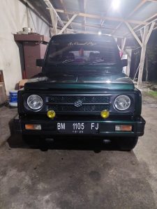 Mobil Jeep Katana Lagi Diparkir di Garasi Malam Hari  Digondol Maling