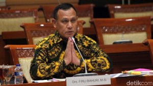 FB  Bersembunyi Dibalik Lalang Sebatang Ukir Sejarah Ketua KPK Pertama Jadi Tersangka Kejahatan Rasuah