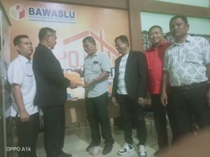 Tak Terima Dianulir, Pasangan Rizal-Darno Laporkan KPUD Labura Ke Bawaslu