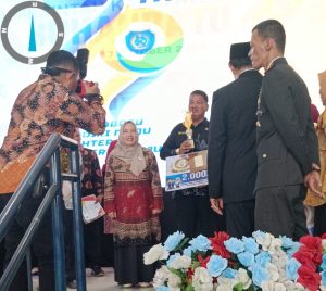 SMPN2 Bilah Barat Dapat Juara III Sekolah Sehat di HUT Pemkab Labuhanbatu Ke-79