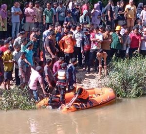Tiga Hari Hilang, Jenazah Sopir Truck CPO Hanyut di Sei Kundur Ditemukan Tim Pencari