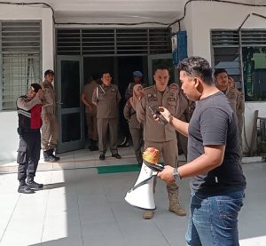 Demo Dinas LH Labuhanbatu, Mahasiwa Soroti Retribusi dan BLUD Sampah