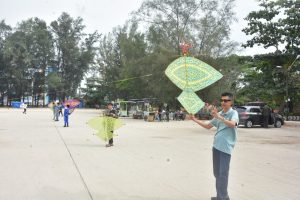 Puluhan Layang Menari di Langit Bengkalis, Bupati : Jaga Khazanah Permainan Budaya Sempena Hari Jadi ke-513 Bengkalis
