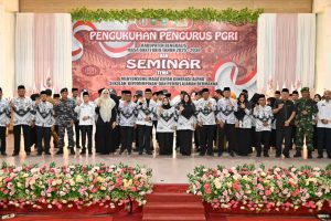 Bupati Kasmarni Lantik Pengurus PGRI Bengkalis Guru ‘Sebagai Ujung Tombak Kemajuan Bangsa’