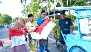 Semangat Kemerdekaan, Bupati Kasmarni Instruksikan PD Bagikan Bendera Merah Putih