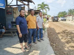 Bupati Maya dan Anggota DPRD Sumut Benahi Jalan Provinsi Lintas Pangkatan