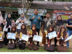 GEMAR di SMPN 2 Bilah Barat, Kepala Sekolah Beri Piala dan Cendera Mata bagi Siswa Berprestasi
