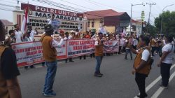 ‎Ratusan Buruh SPBun PTPN IV Regional 1 Demo Polres Labuhanbatu Tuntut Tangkap Curas Sawit di PTPN IV